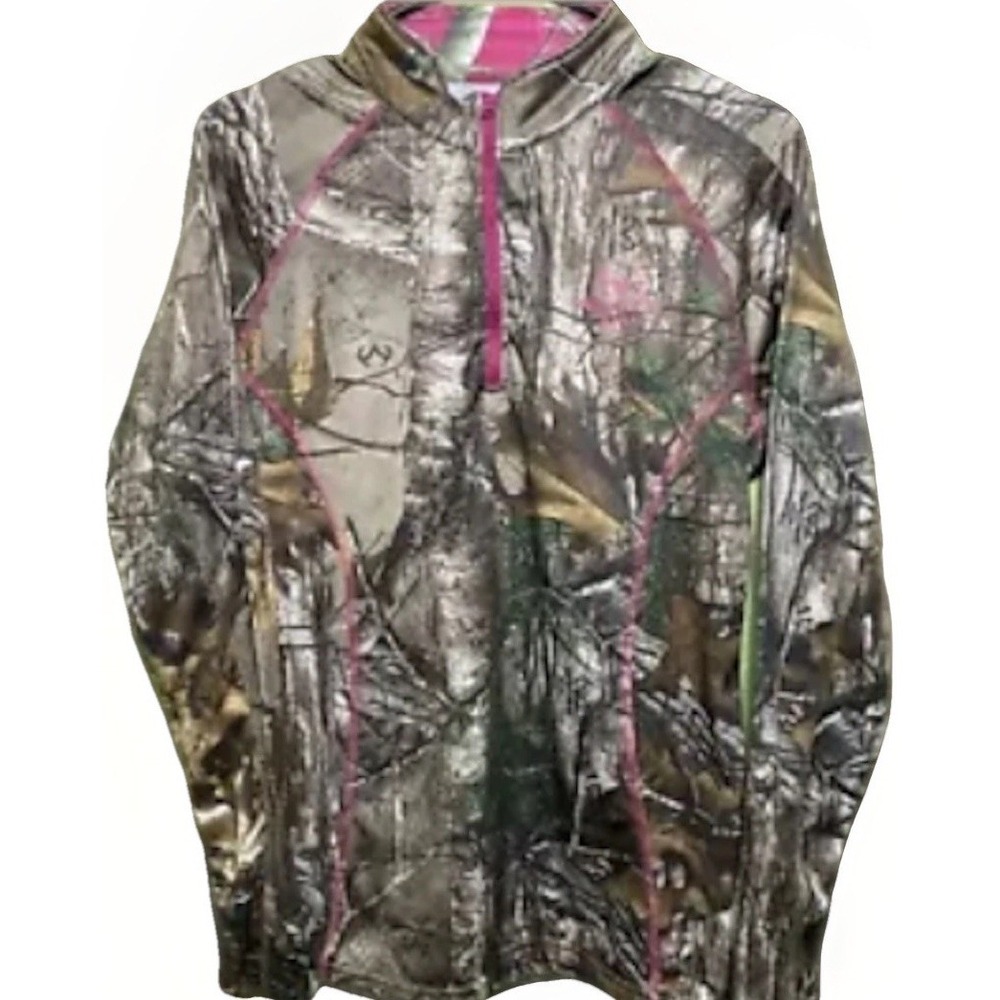 Realtree womens M Long Sleeve jacket Shirt pink Camouflage Pull Over Top Hunting